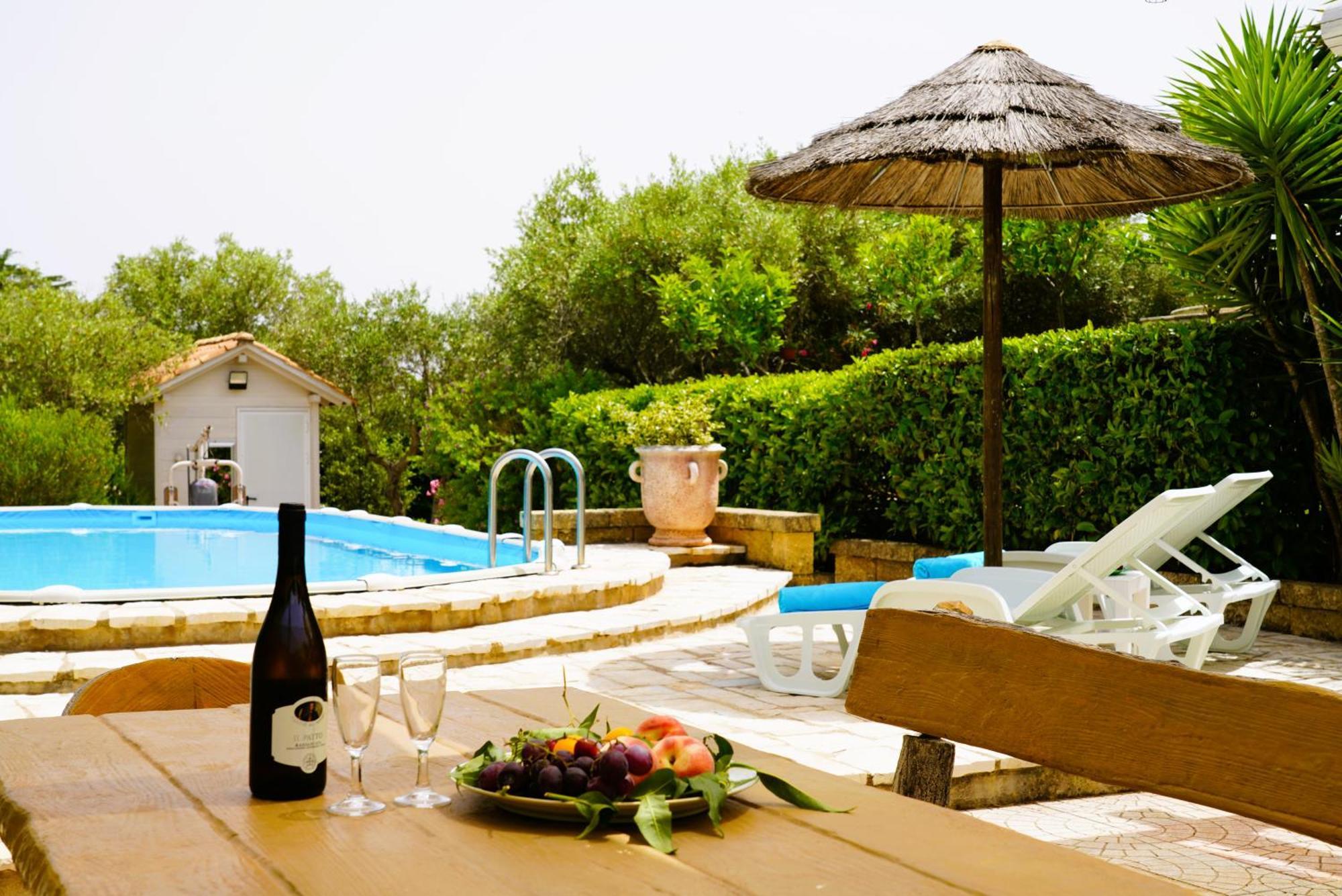 Villa Chanel Bellissima Villa Con Piscina Immersa Nella Valle D'Itria Ostuni Eksteriør billede